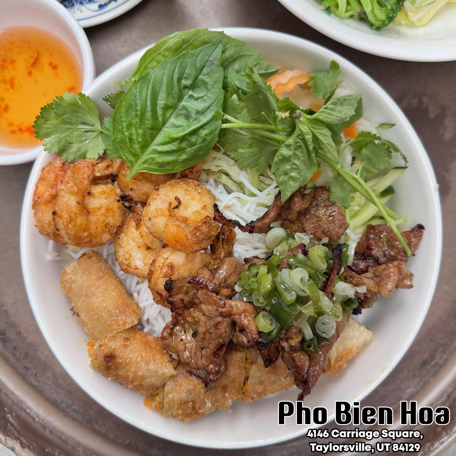 Grilled pork vermicelli noodles